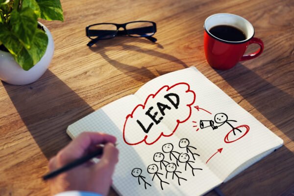 businessman-brainstorming-about-leadership